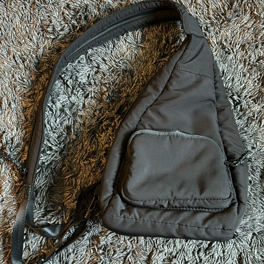 Puffy, roomie Cross body/ backpack